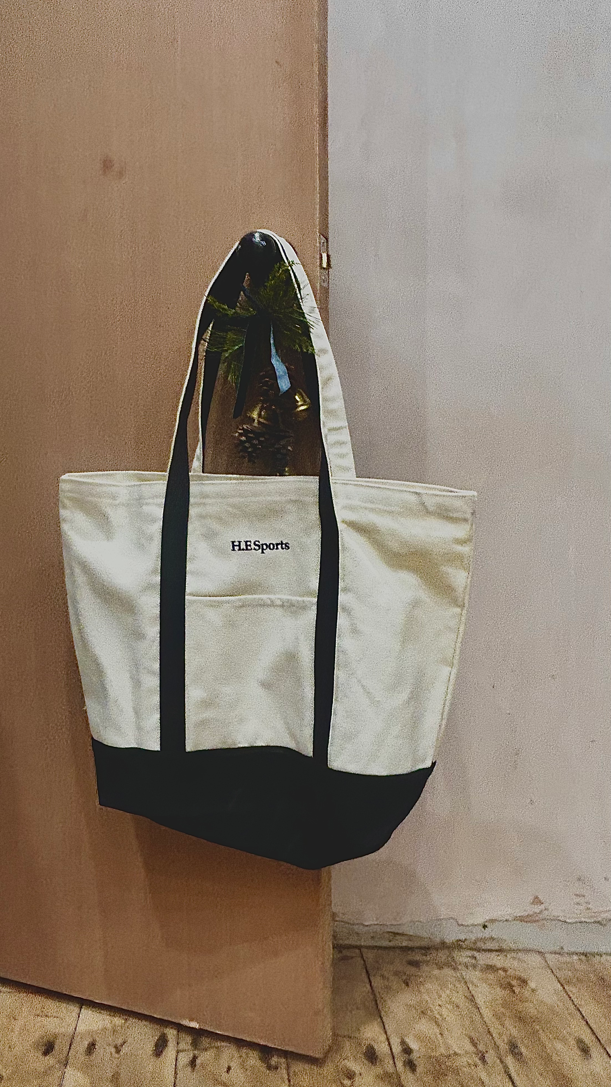 Tote - Black image 0