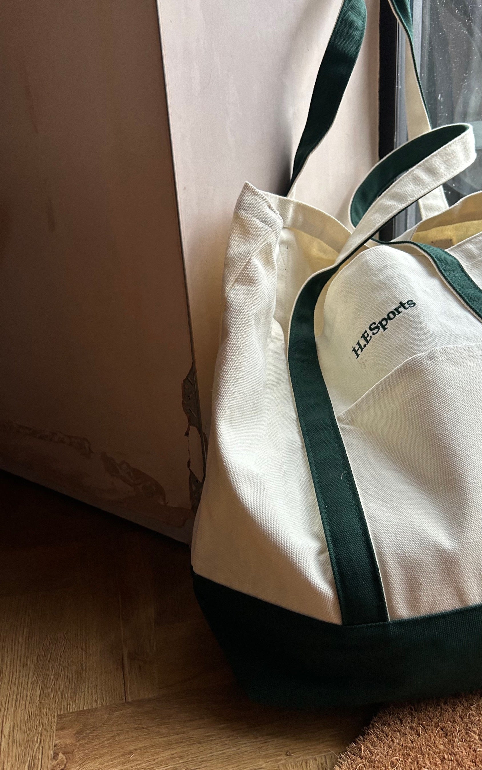 Tote image 1